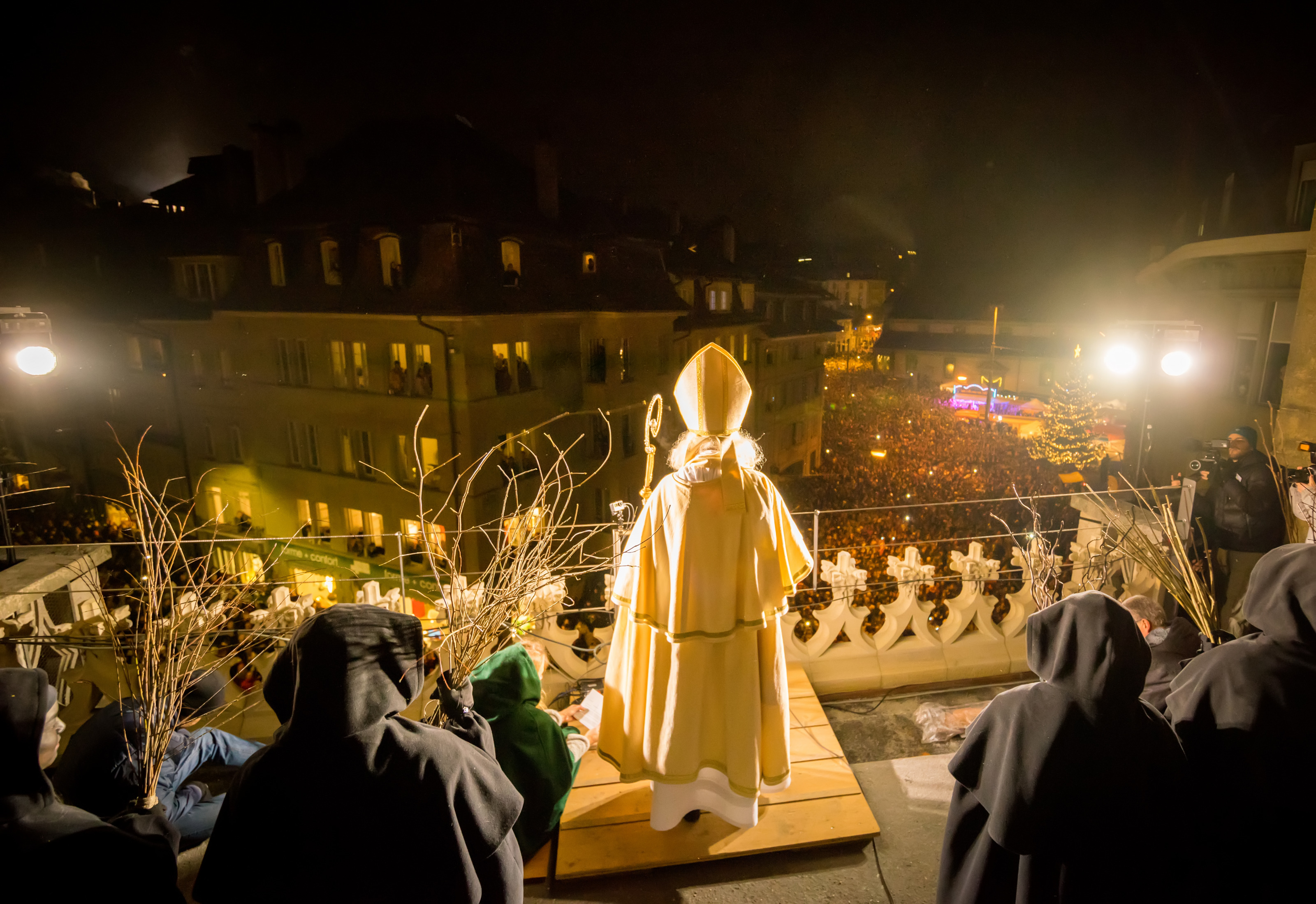 Le discours de SaintNicolas Fête de la SaintNicolas à Fribourg